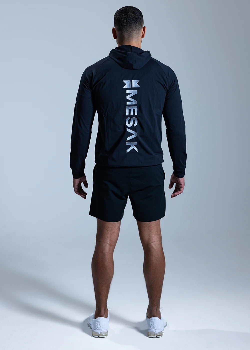 PERFORMANCE JACKET