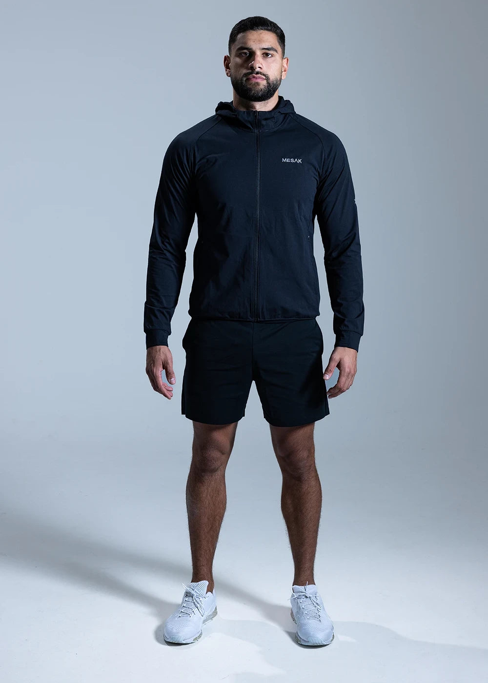 PERFORMANCE JACKET