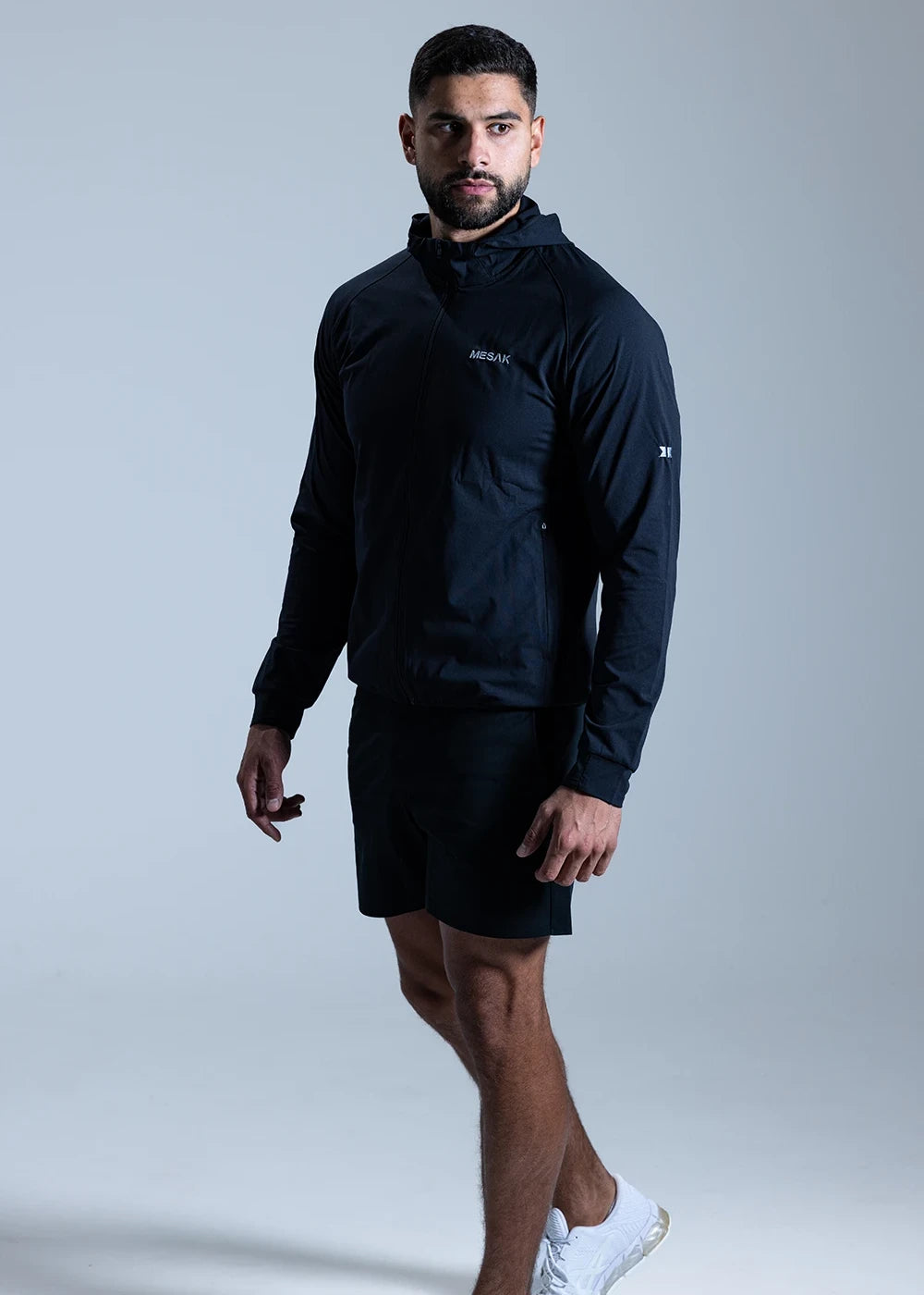 PERFORMANCE JACKET