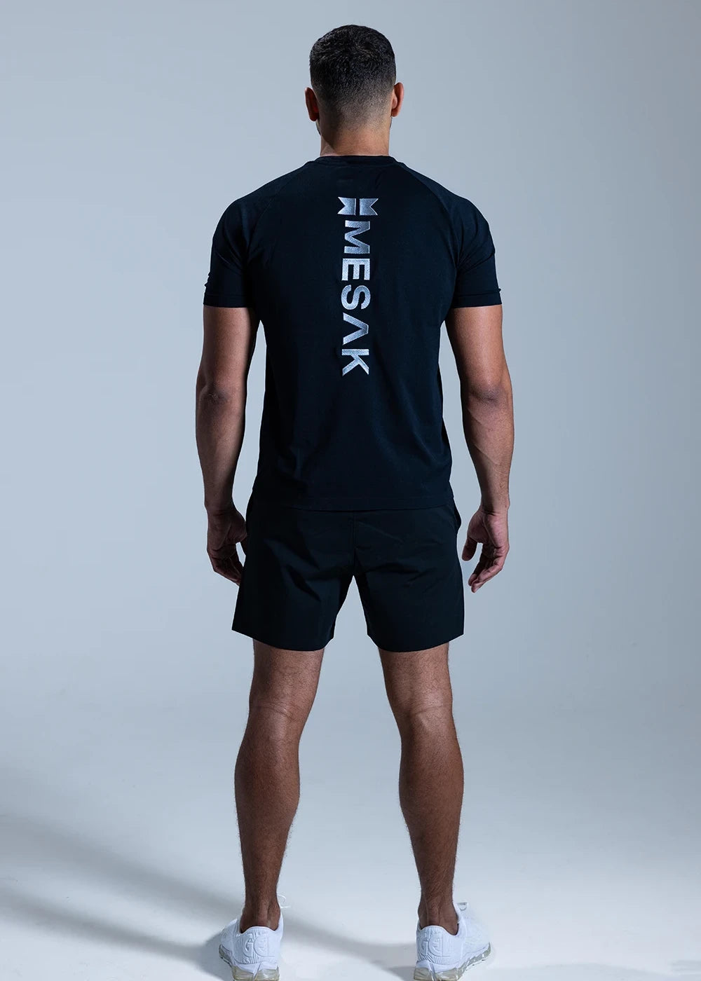 PERFORMANCE TEE